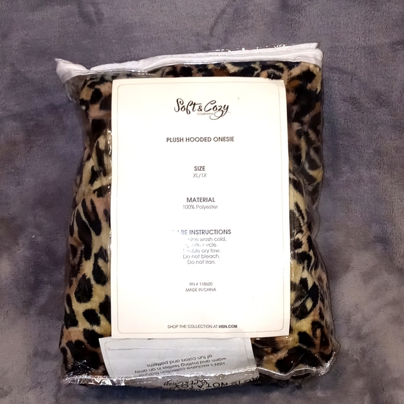 1230 Soft & Cozy Leopard Plush Hooded Onesie - Picture 8 of 8